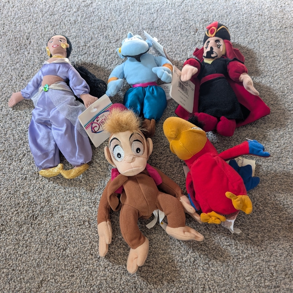 Vintage Disney Aladdin Beanie Set